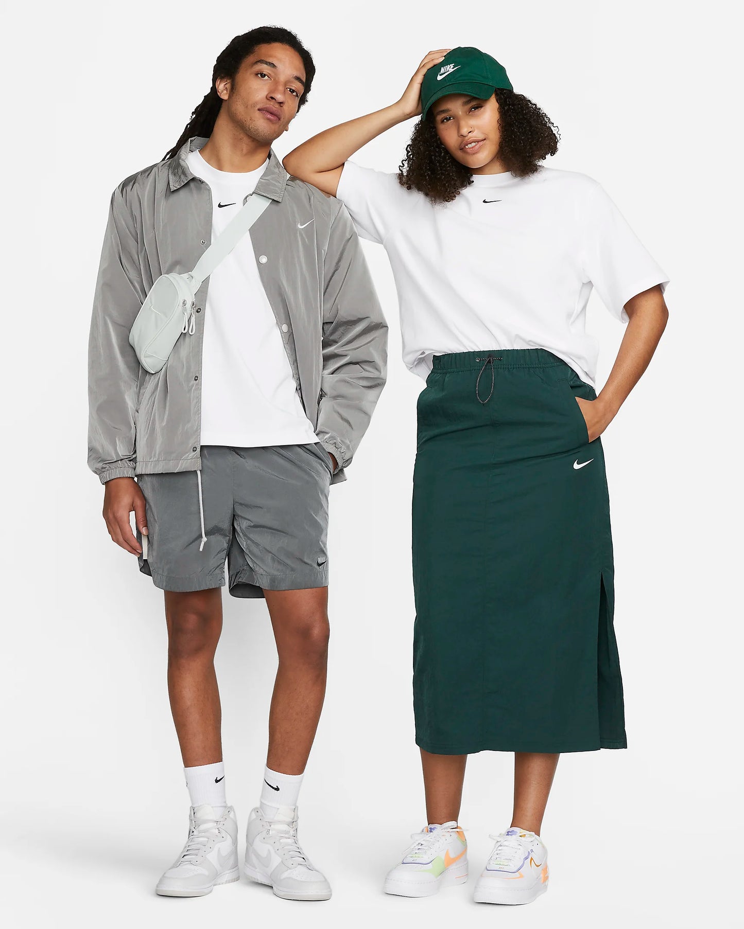 Nike Women's Sportswear Essentials Boxy T-Shirt, White/Black