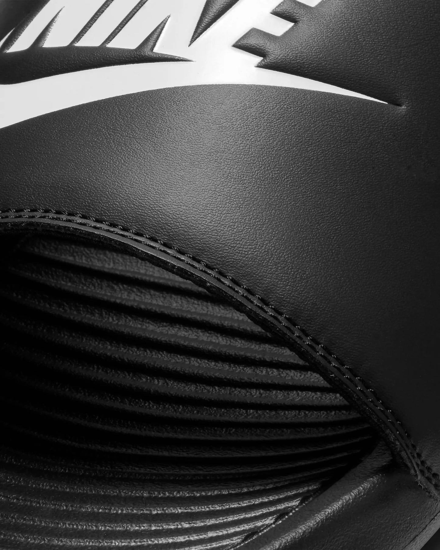 Nike Men's Victori One Mens, Black/White