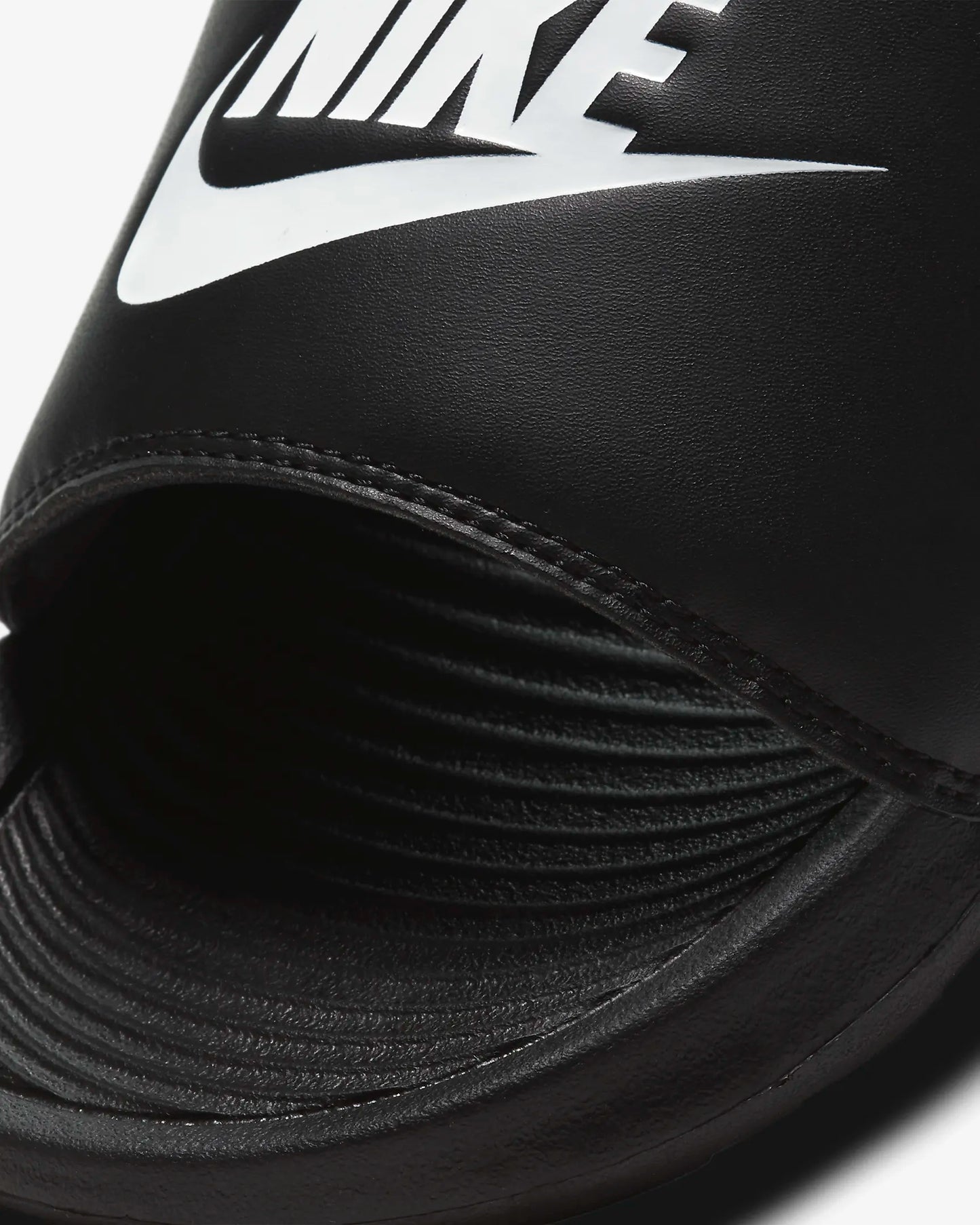 Nike Women's Victori One, Black/Black/White