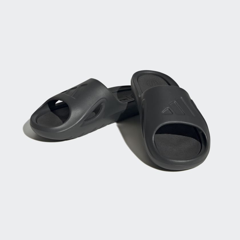Adidas Men's Adicane Slides Sportswear, Carbon / Carbon / Core Black