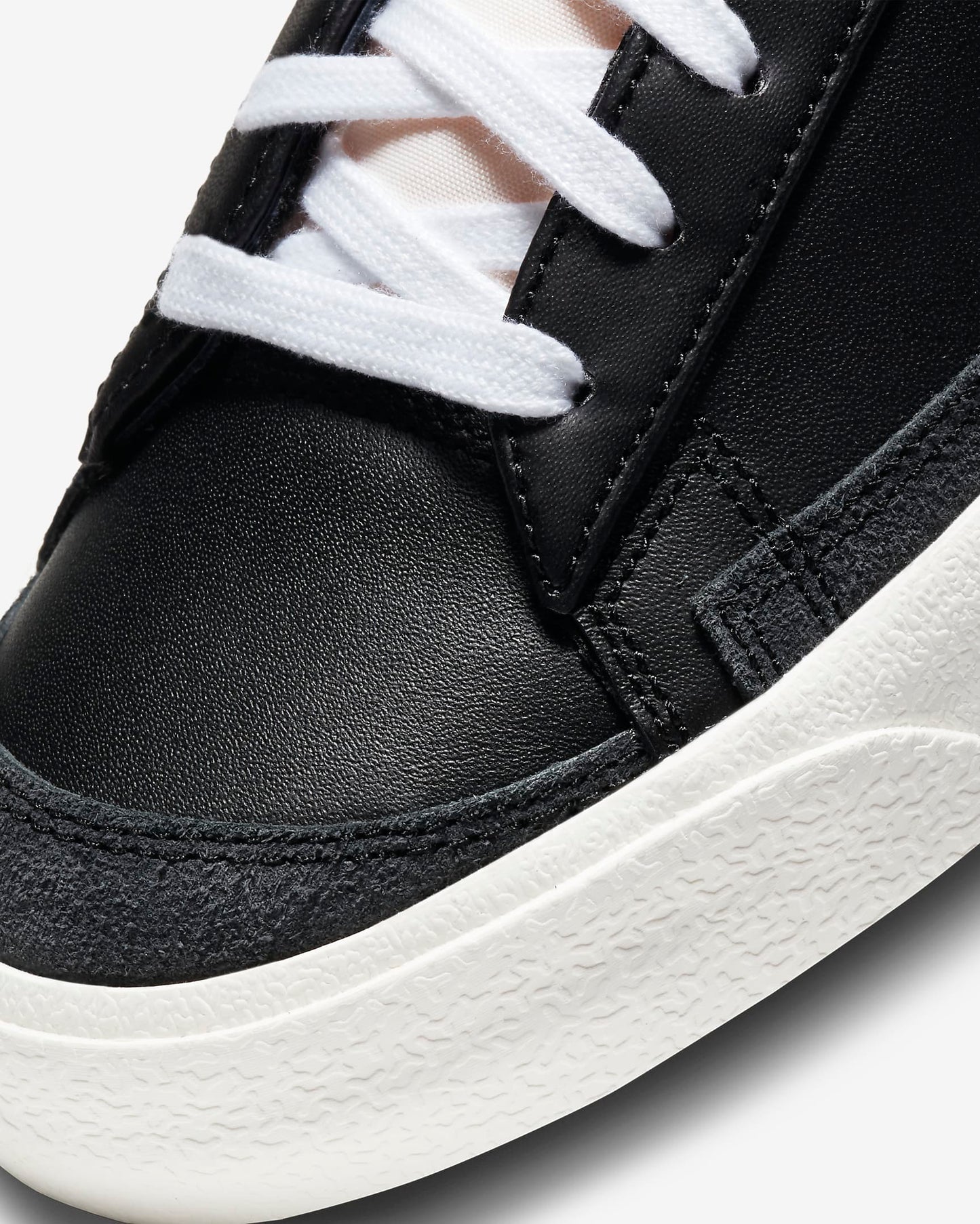 Nike Men's Blazer Low '77 Vintage Shoes, Black/Sail/Black/White