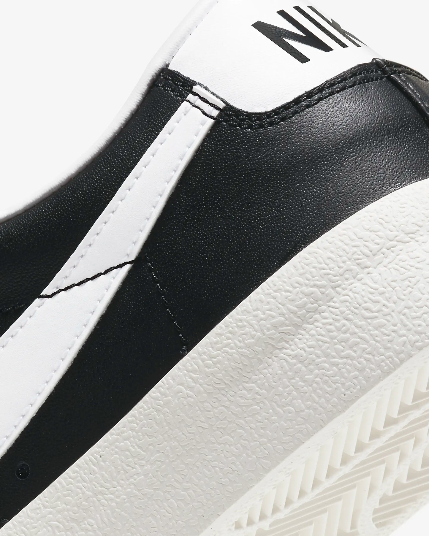 Nike Men's Blazer Low '77 Vintage Shoes, Black/Sail/Black/White