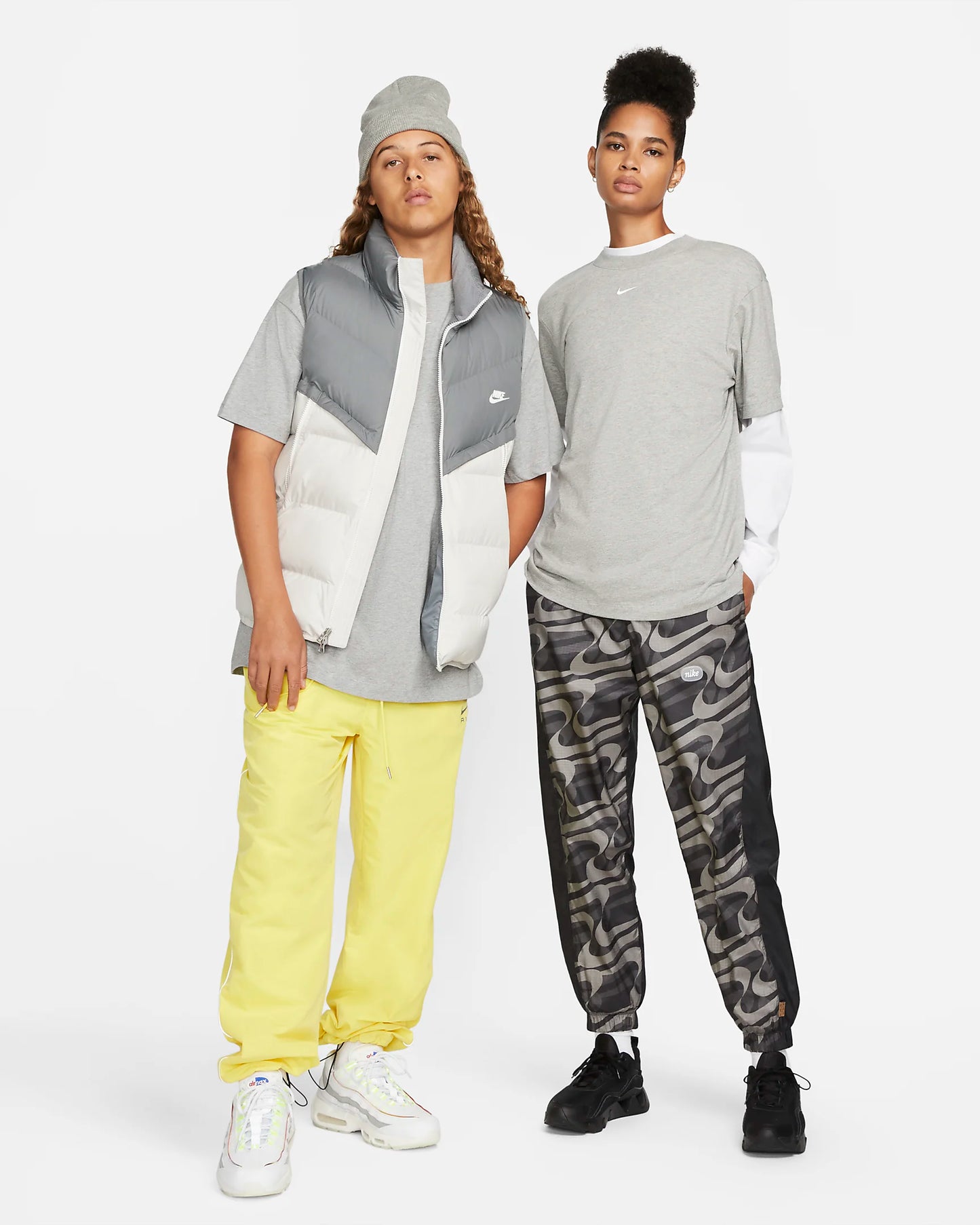 Nike Women's Sportswear Essentials T-Shirt, Dark Grey Heather/White