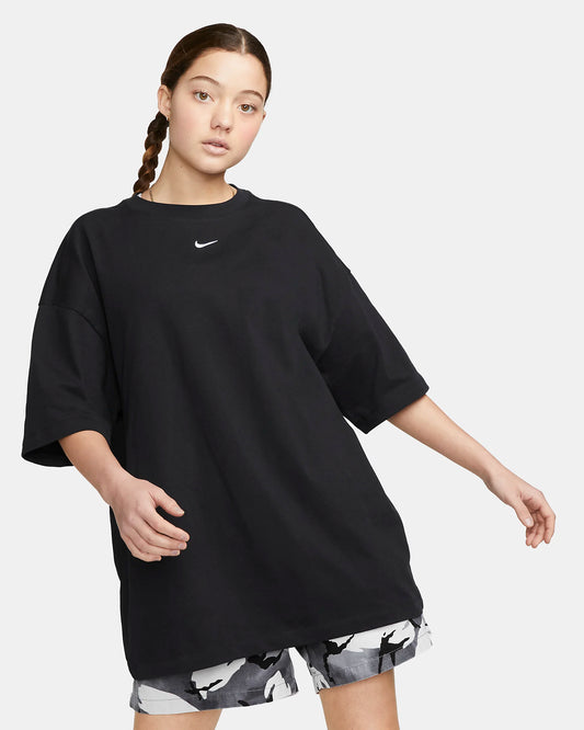 Nike Women's Sportswear Essential Oversized short-sleeve T-Shirt, Black/White