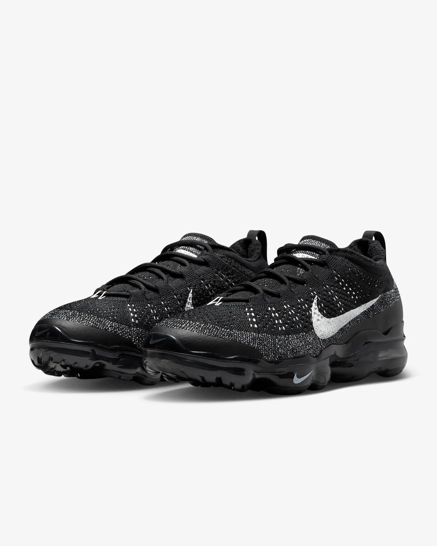 Nike Men's Air VaporMax 2023 Flyknit Shoes, Black/White/Black/White