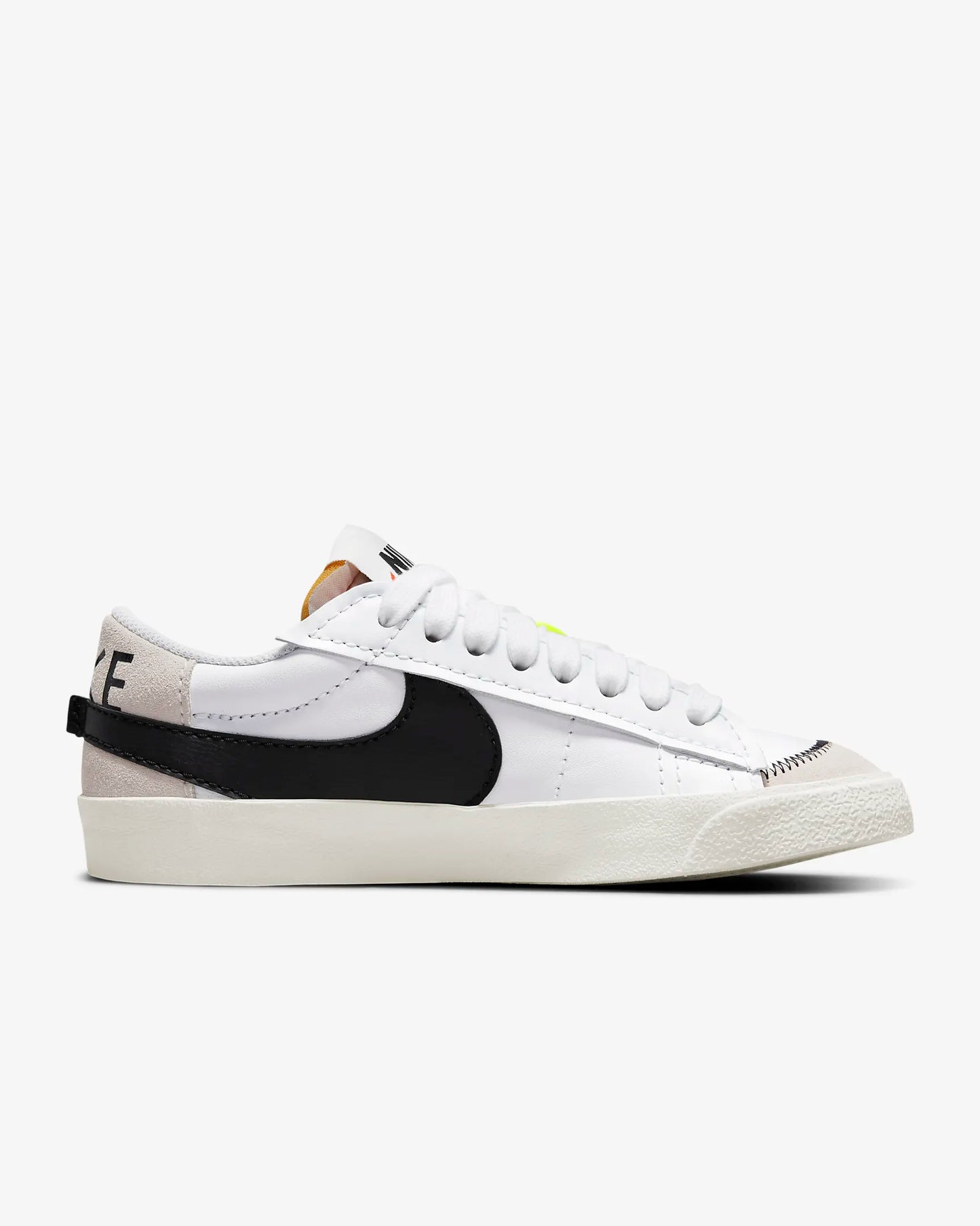 Nike Women's Blazer Low '77 Jumbo Shoes, White/White/Sail/Black