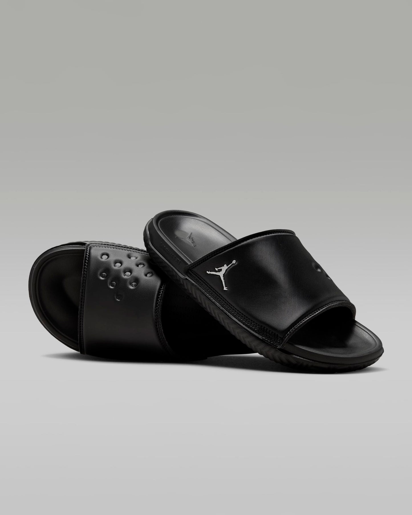 Jordan Play Men's Slides, Black/Metallic Silver